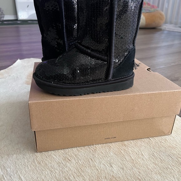 Uggs classic sequence - Picture 4 of 4